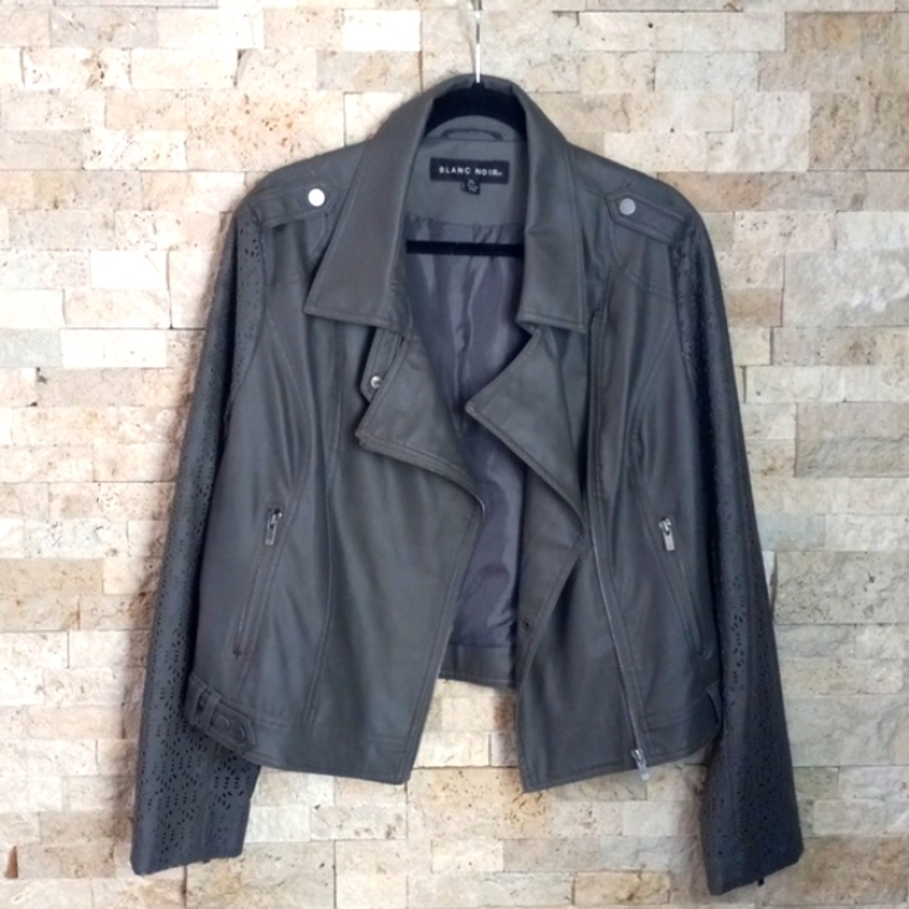 Women's Vegan Leather Moto Jacket Gray Laser Cut Sleeves Sz XL